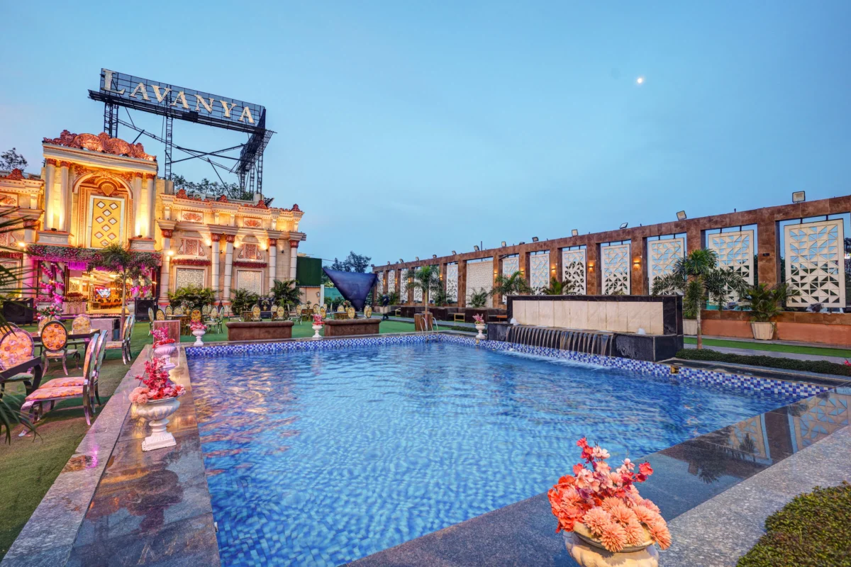 The open-air pool at Lavanya Motel